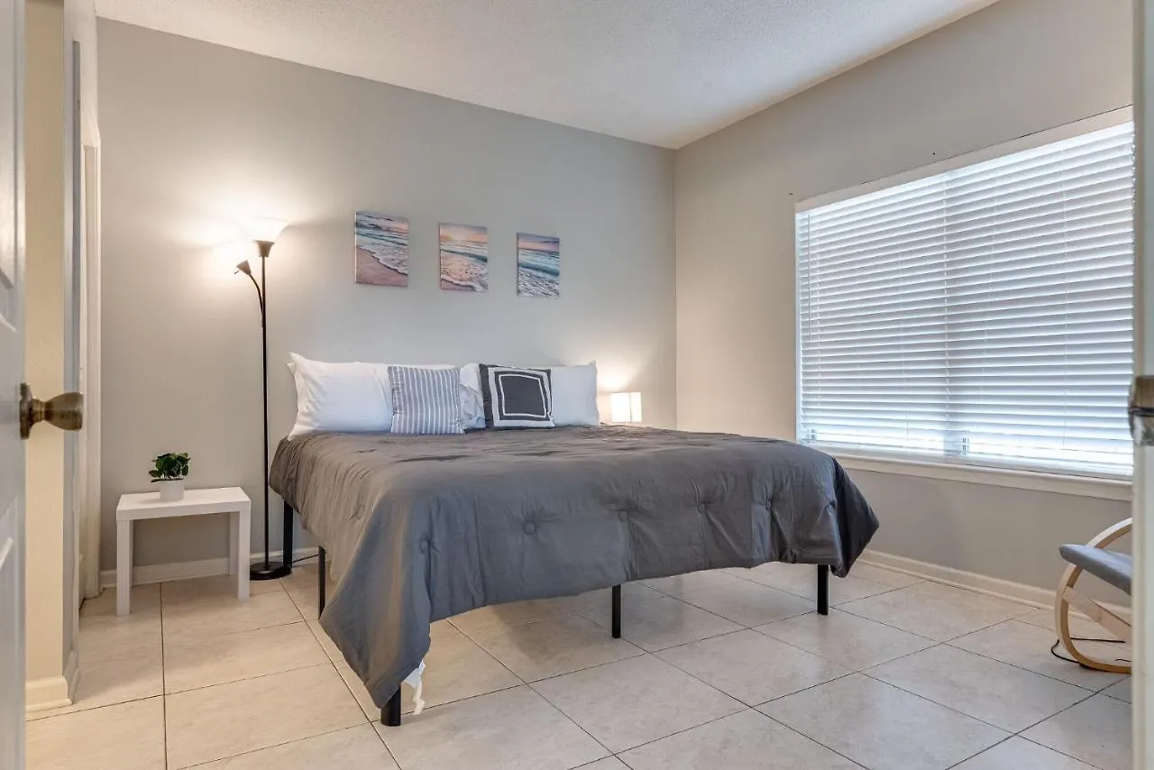 Holiday home Cozy 1Br Condo With Pool And Gym Centrally Located Destin